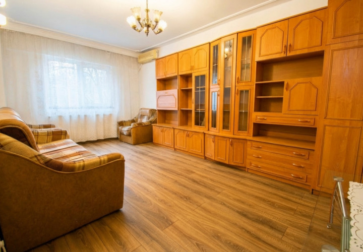 Stefanestii de Jos, 3 camere 70 mp,2 bai,centrala proprie,etaj 1/2,Comision 0%