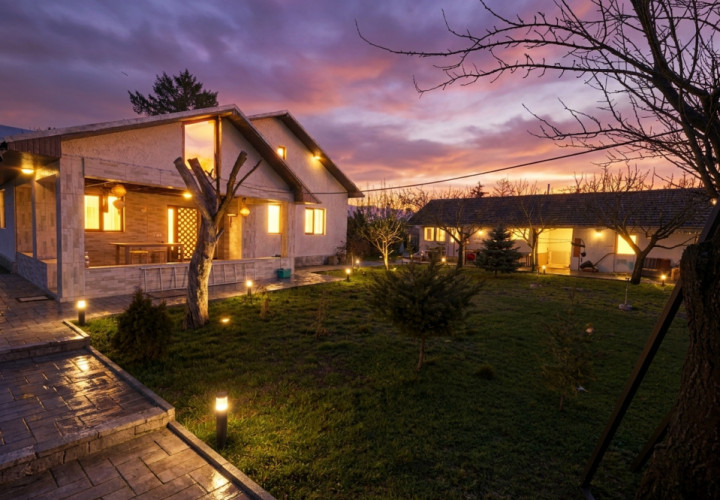 Mitreni-Valea Rosie-Acasa la Tara -4 camere-178 mp-LOT  1000 mp+Casa secundara 