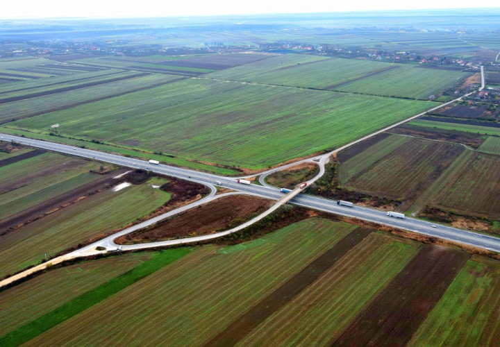 Teren intravilan curti-constructii, industrial, Autostrada A1 - km 62