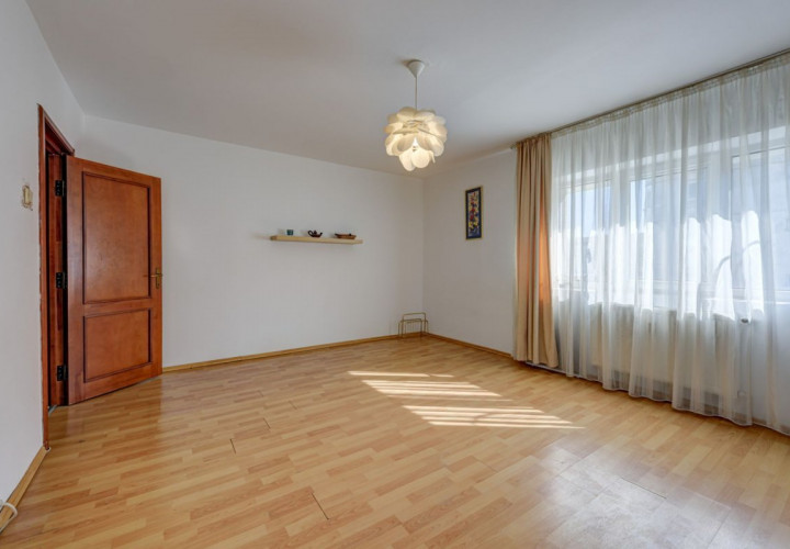 Apartament luminos de 3 camere, Decebal - Theodor Sperantia!