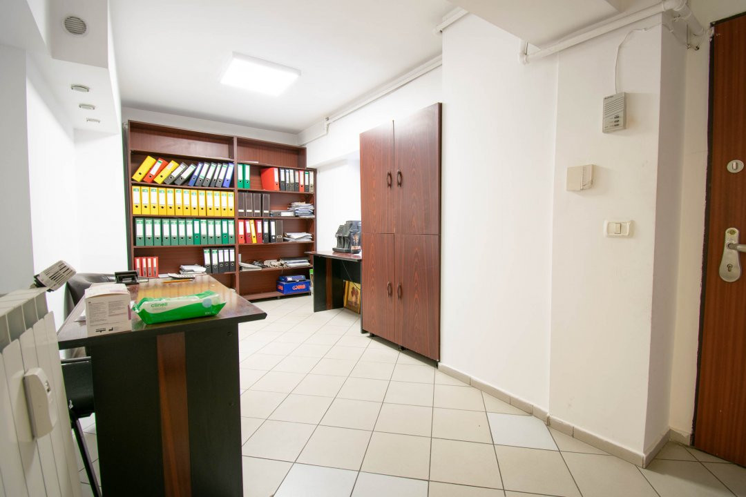 Bdul Libertatii 4 camere,etaj 1,Ideal cabinet de avocatura-notariat