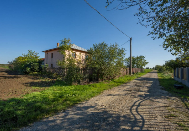 BELCIUGATELE - CANDEASCA LAKES, CASA 200 MP, LOT 8000 MP!